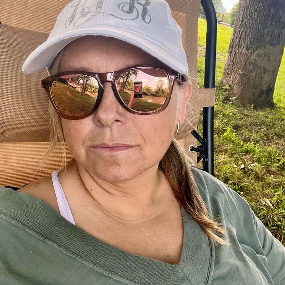 Meet your Posher, Heather - Picture 2 of 2